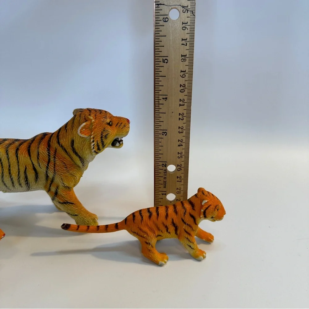 VTG AAA Set of 3 Tigers Mom and Babies Rubber Animals‎ Figurines